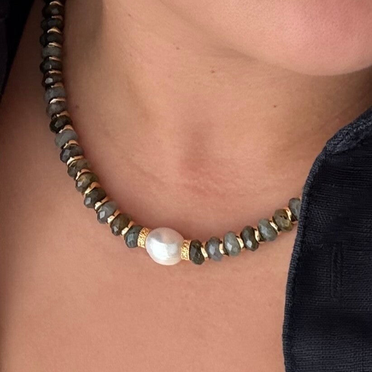 Le Collier Zélia Gris