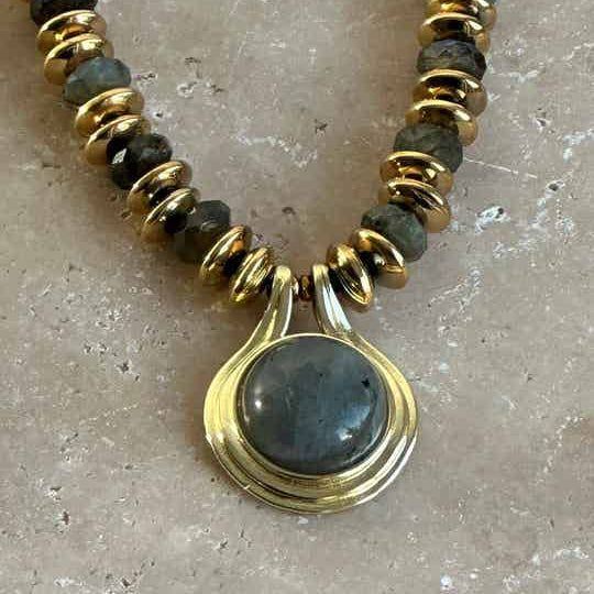 Le Collier Hedda Labradorite